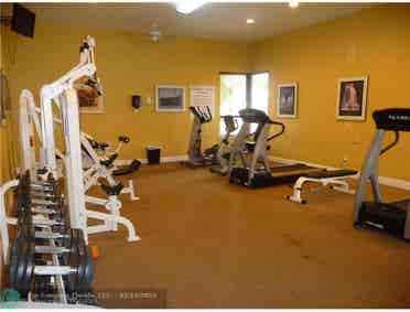 Private room for rent available Now