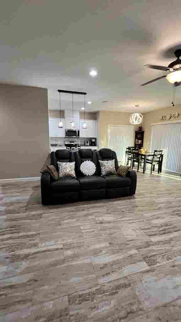Room in Clean, Quiet Home, for men