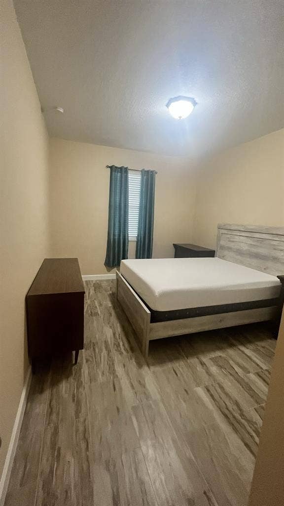 Room in Clean, Quiet Home, for men