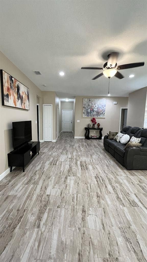 Room in Clean, Quiet Home, for men