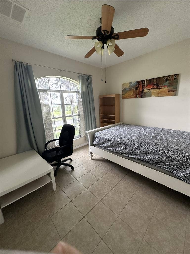 Bedrooms for rent