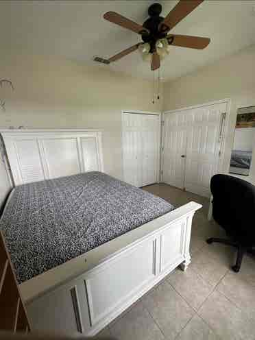Bedrooms for rent