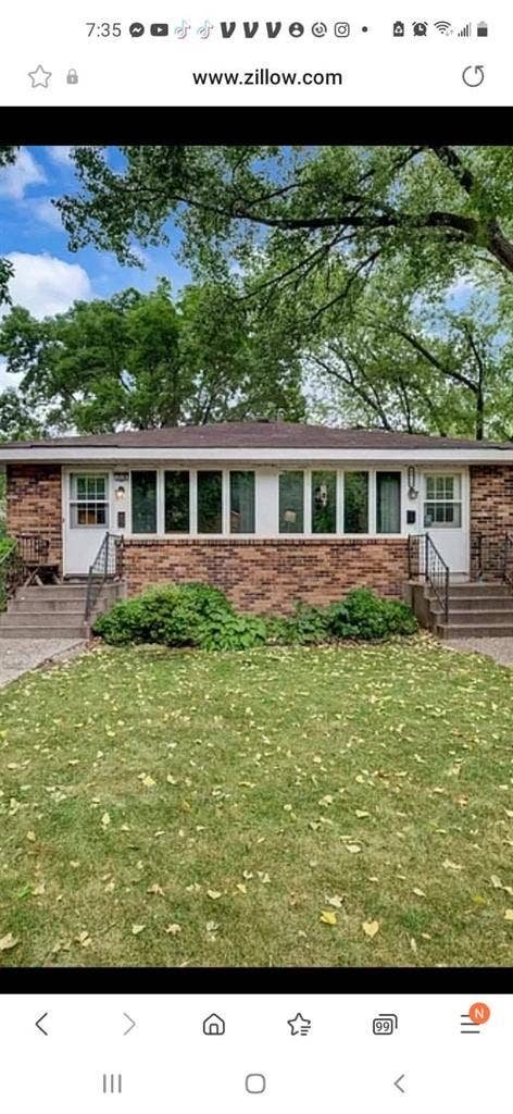 Nice room available in robbinsdale!