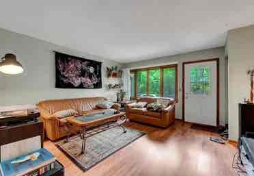 Nice room available in robbinsdale!