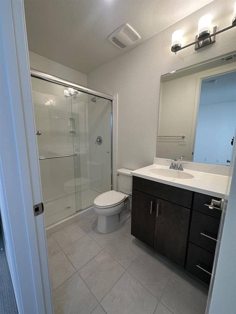 Nr S Hayward BART -Private Bed Bath
