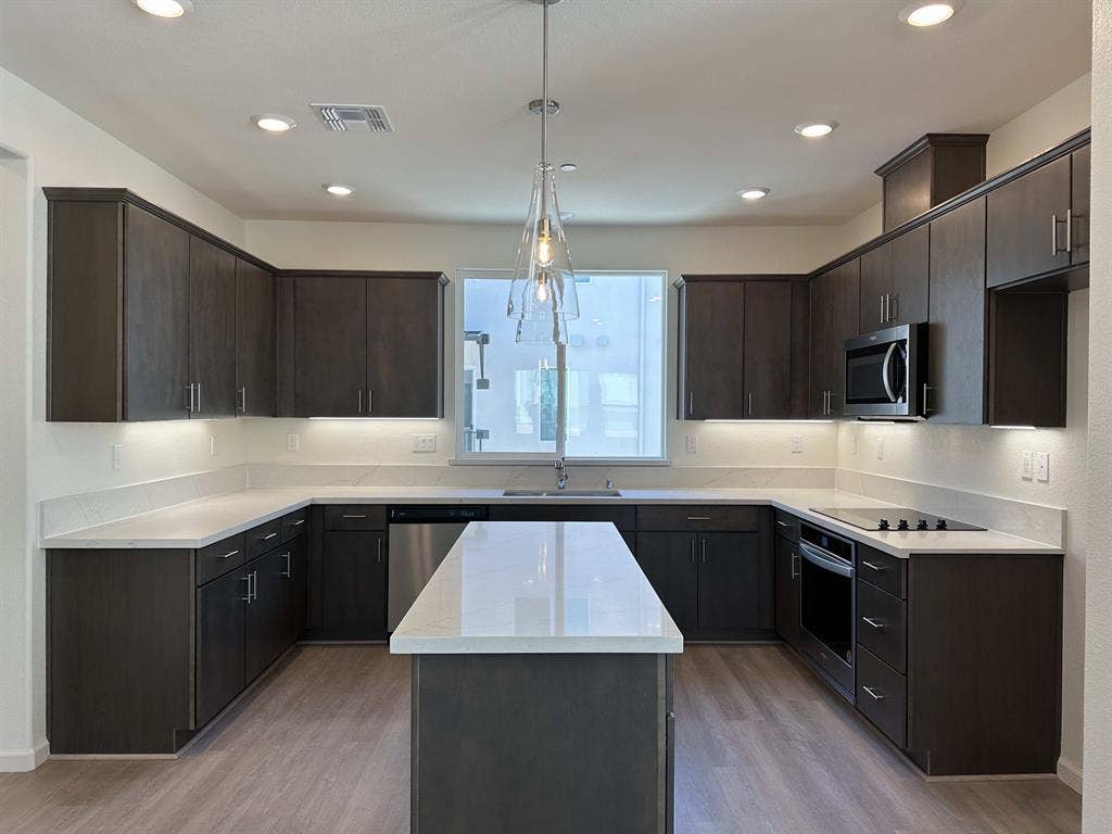 Nr S Hayward BART -Private Bed Bath