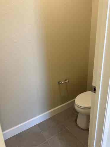 Nr S Hayward BART -MASTER Bed Bath
