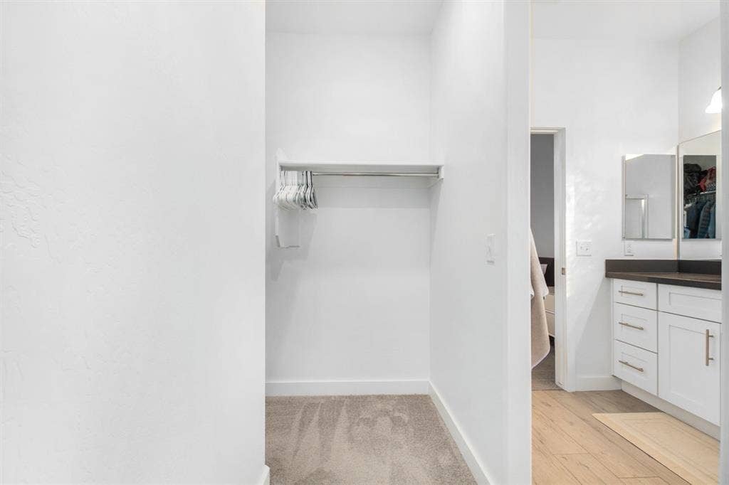 Master bedroom-message me
on insta
