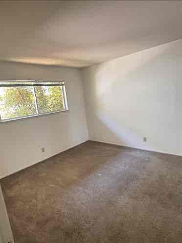 Great Private room in B