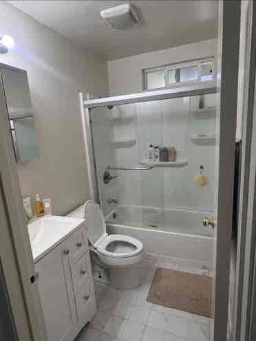 Great Private room in B