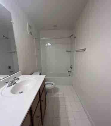 Room for rent near metro