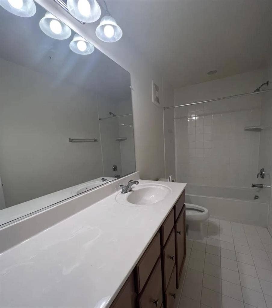 Room for rent near metro
