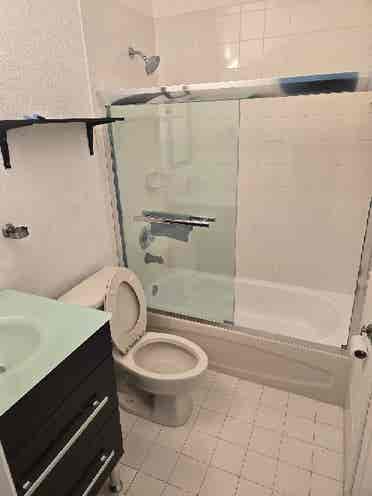 Room for Rent in Doral.
