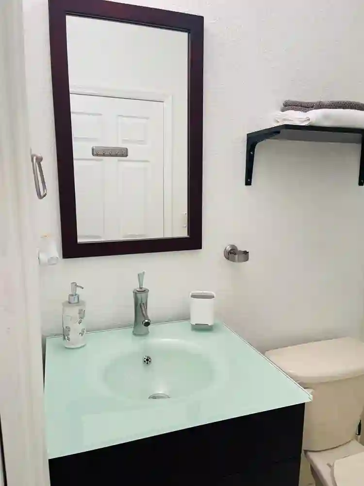 Room for Rent in Doral.
