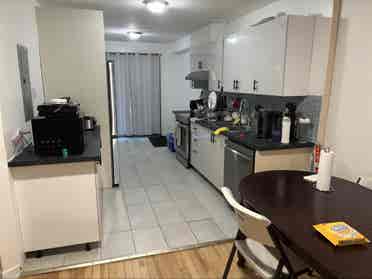Chambre pour femme seulement