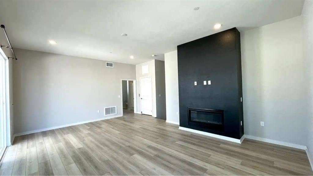 Beautiful townhouse otay ranch