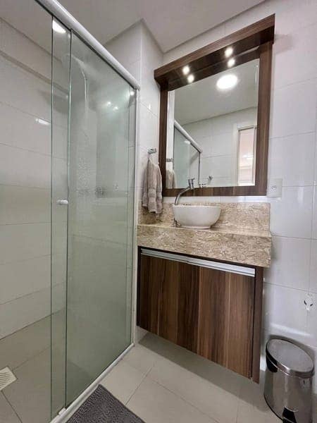 Quarto individual c suíte mobiliado