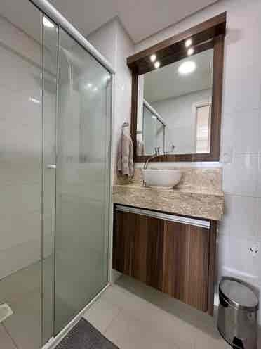 Quarto individual c suíte mobiliado