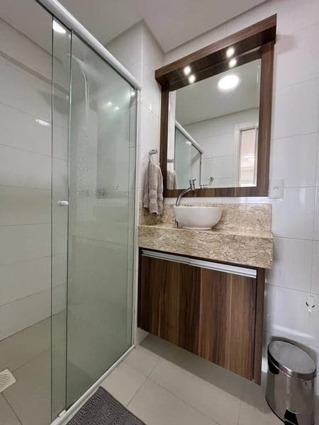 Quarto individual c suíte mobiliado