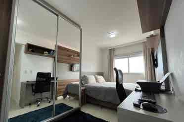 Quarto individual c suíte mobiliado