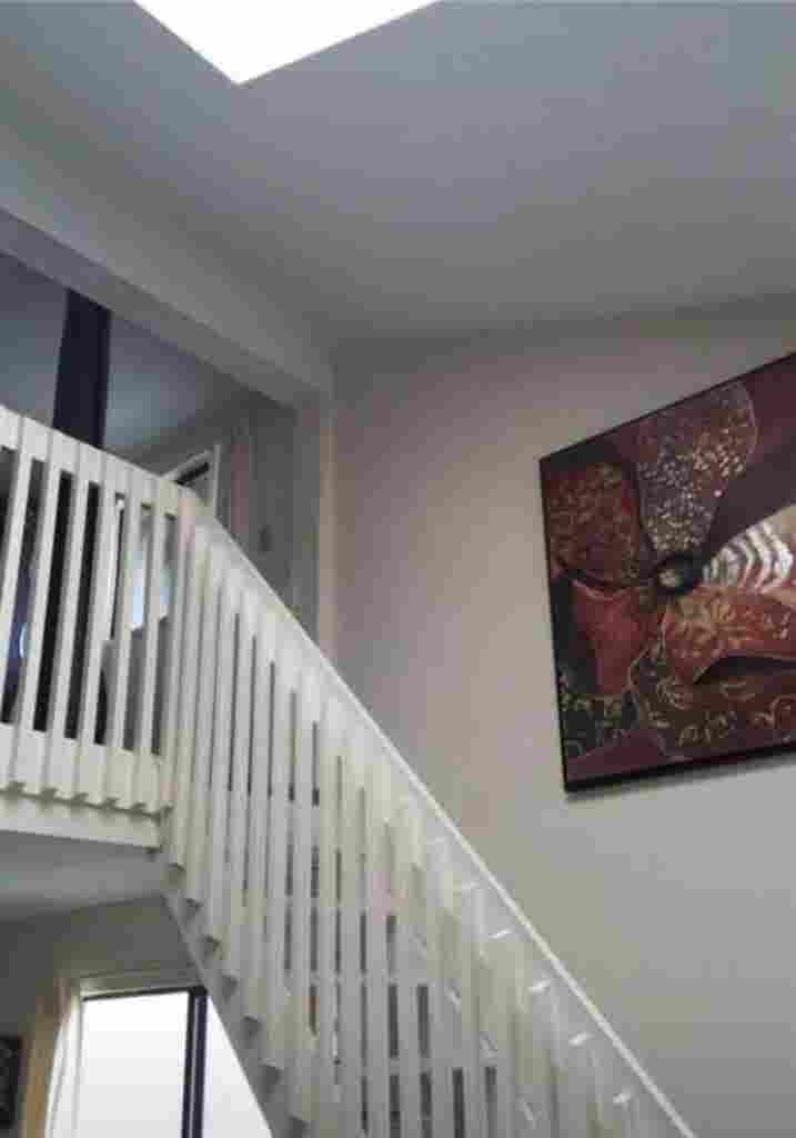 Roommate for furnished Loft Sidney
