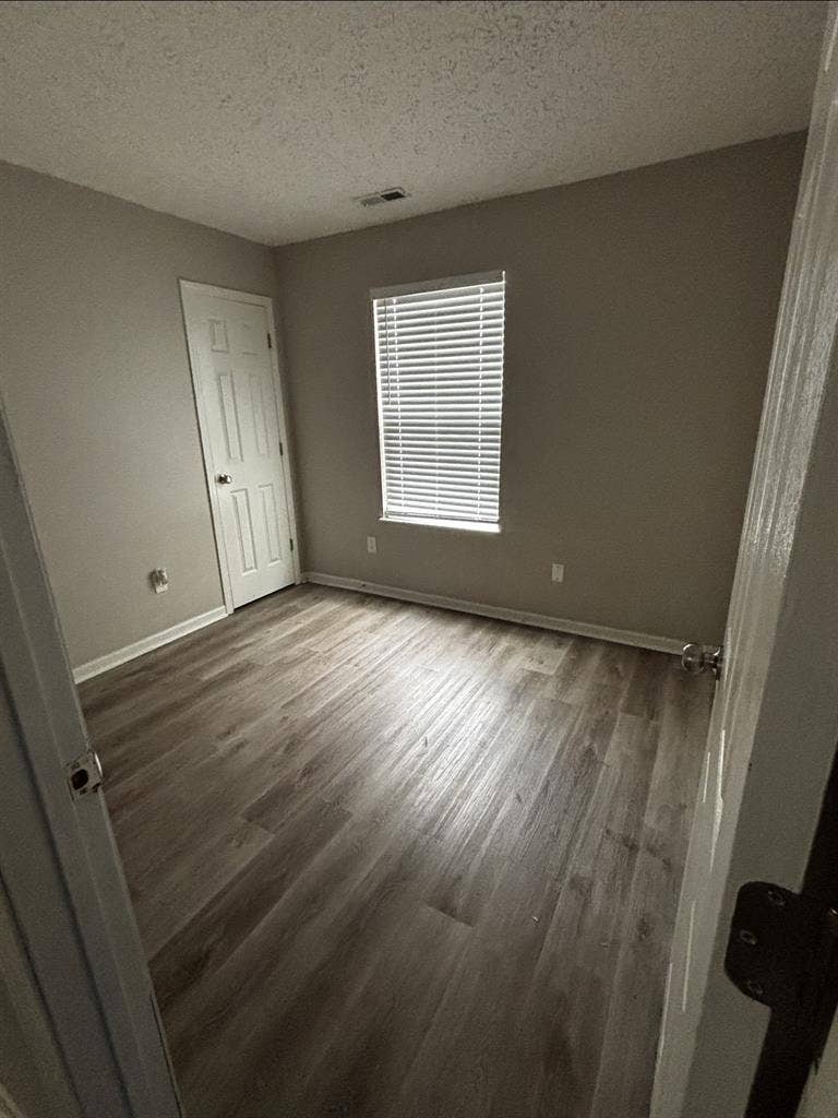 Looking for roommates
