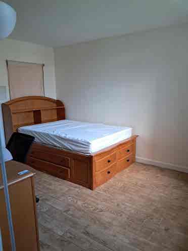 Master Bedroom Near FIU & Groceries