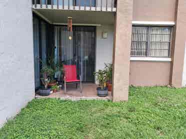 Master Bedroom Near FIU & Groceries