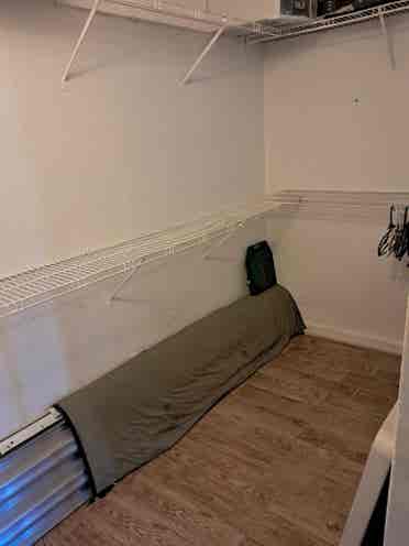 Master Bedroom Near FIU & Groceries