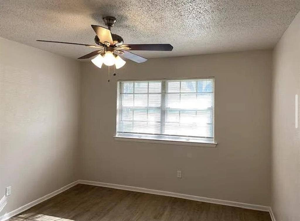 🏠 Room for Rent in Spacious House
