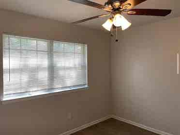 🏠 Room for Rent in Spacious House