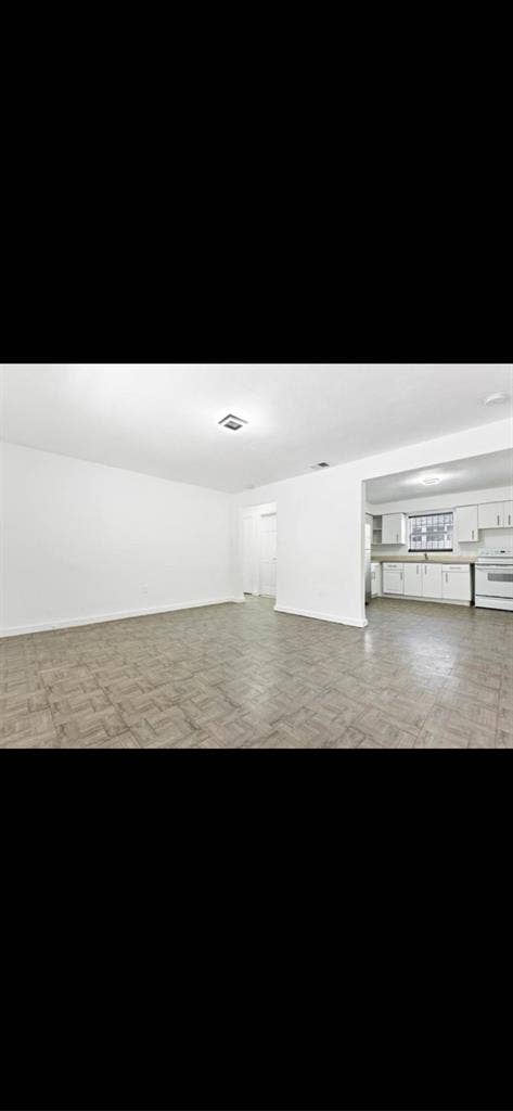 Looking for roommates (fm )