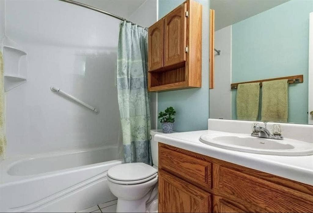 Private Room w/ Shared Bath