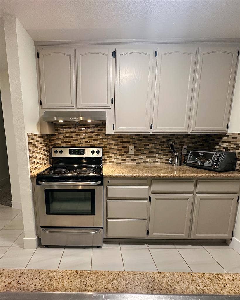 Room for Rent in Clean Home
