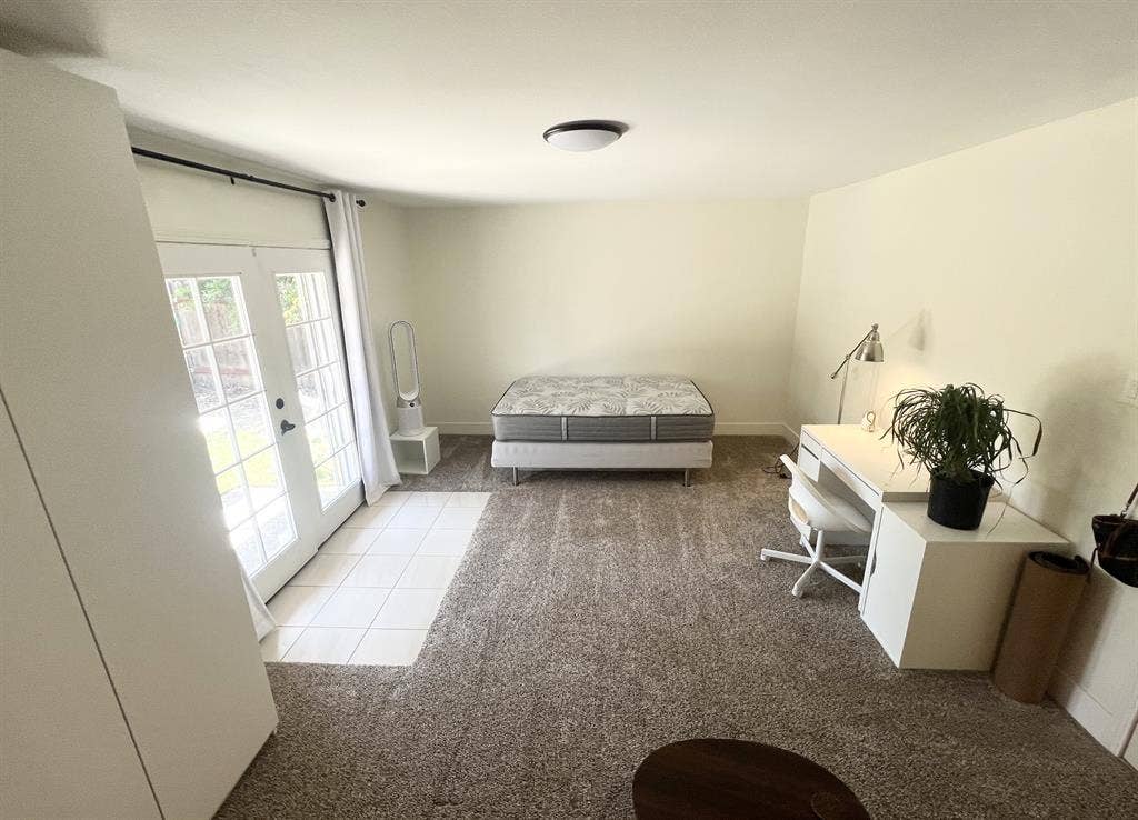 Room for Rent in Clean Home