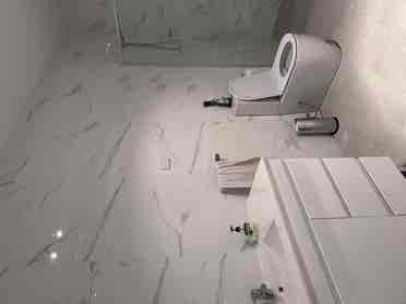 Spacious Unit , Upstairs