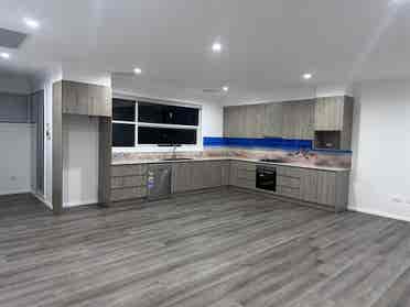 Spacious Unit , Upstairs