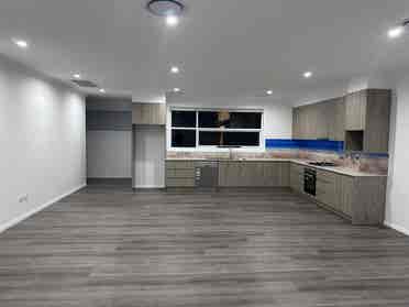 Spacious Unit , Upstairs