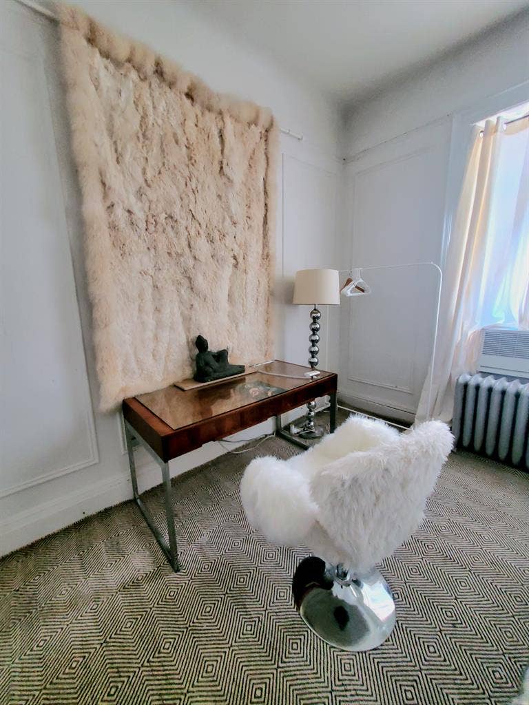 Rent in park ave a room