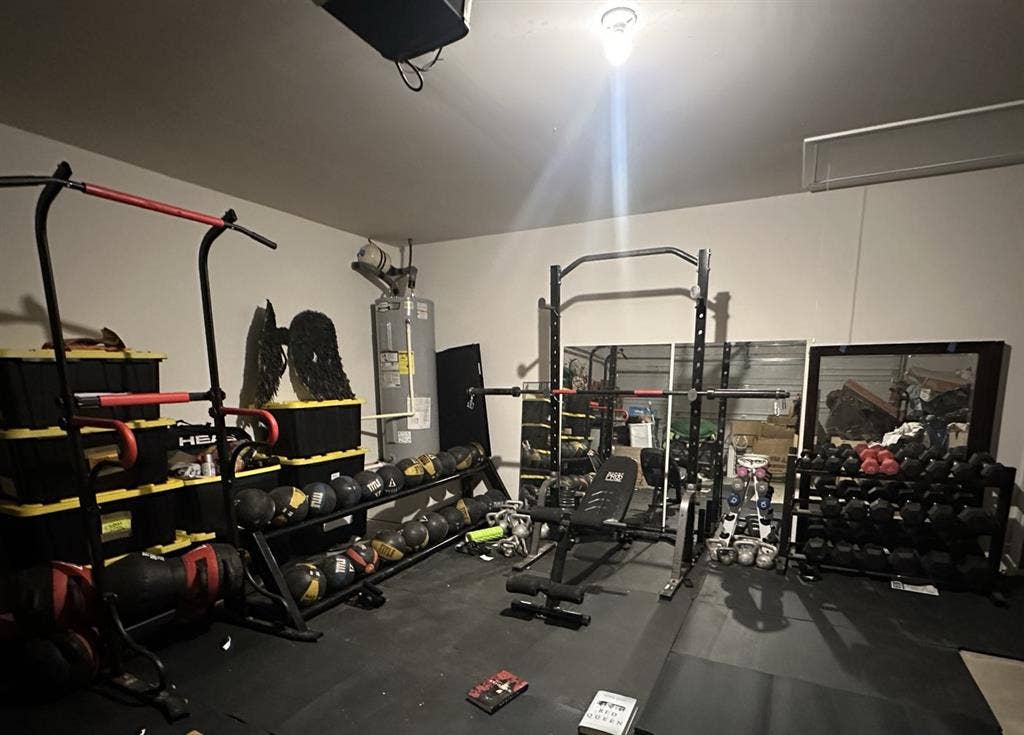 Looking for Roommate