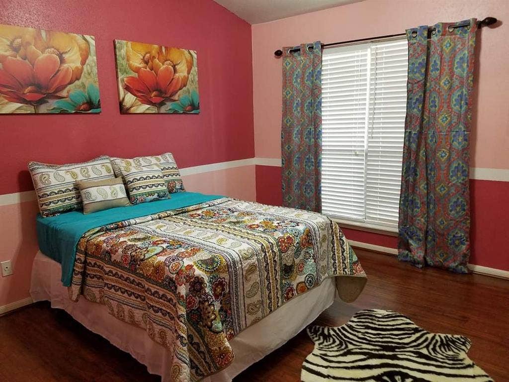 Semi furnished room near TX Med Ctr