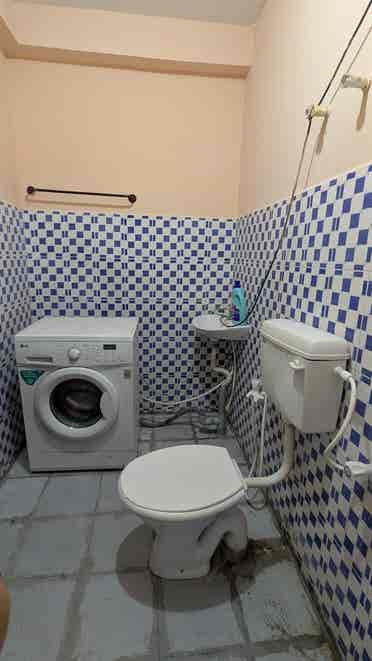 Female Roommate wanted
