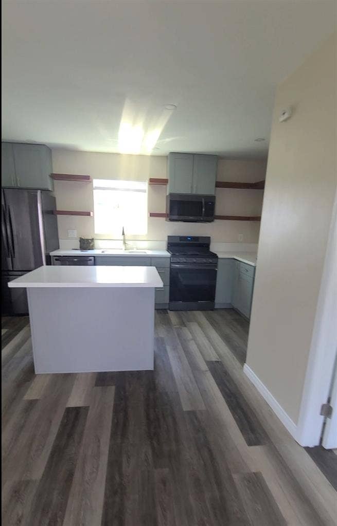 2 rooms available Sept 1st Pet Yard