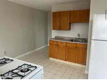 2 - bedroom, /person