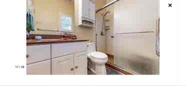Master bedroom w. private Bath