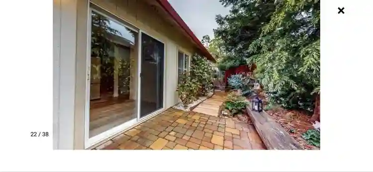 Master bedroom w. private Bath