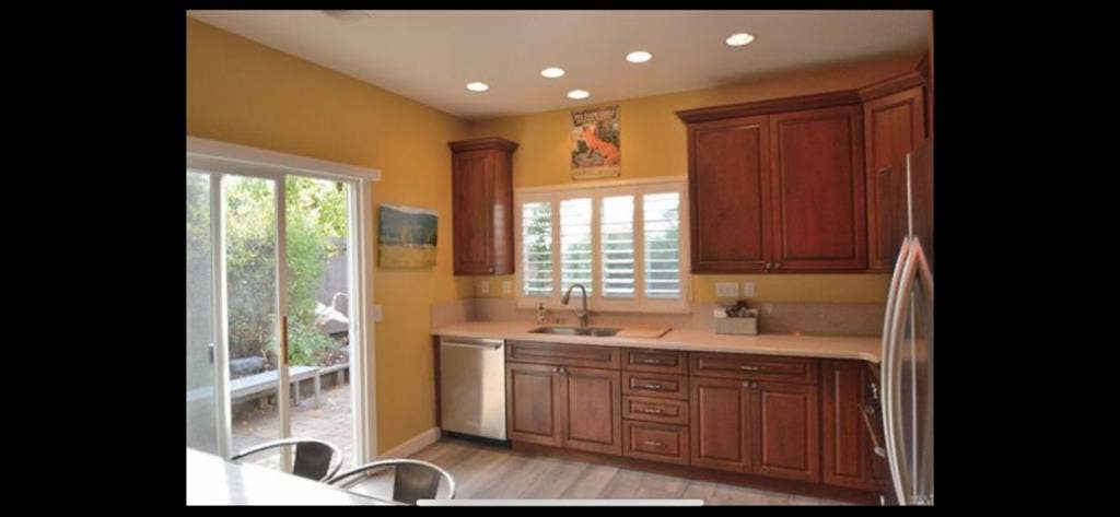 Master bedroom w. private Bath