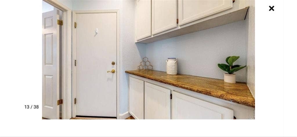 Master bedroom w. private Bath