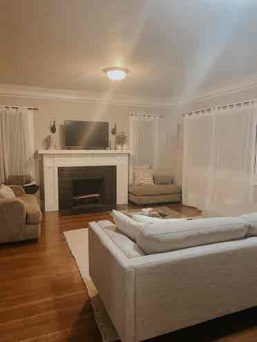 WOMENONLY-
Room for rent in Pasadena