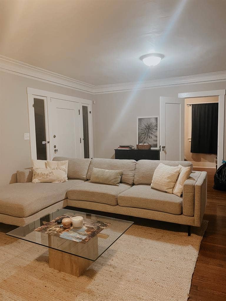 WOMENONLY-
Room for rent in Pasadena